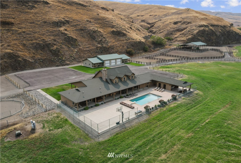 4031 Asotin Creek, Asotin, Washington 99402, ,Residential,For Sale,Asotin Creek,NWM1829072