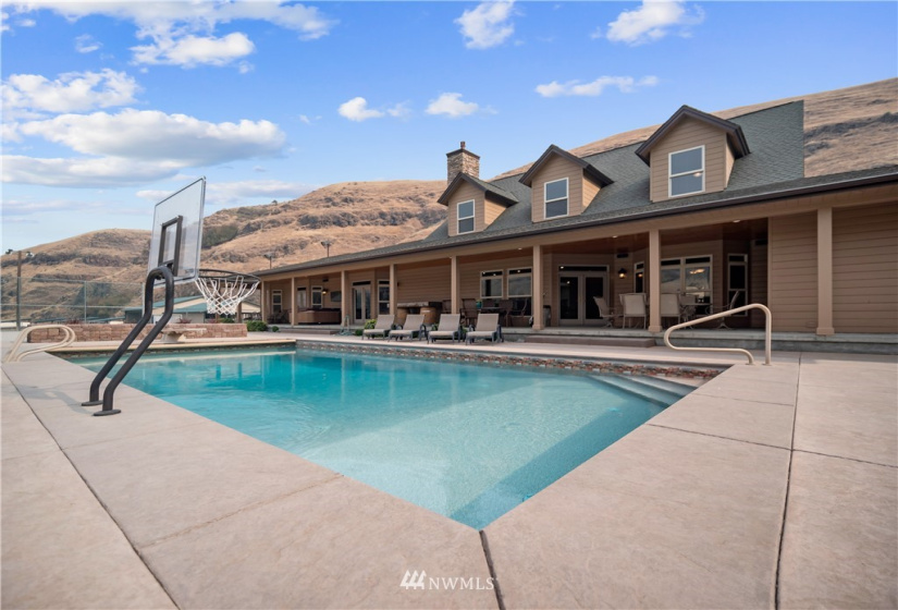 4031 Asotin Creek, Asotin, Washington 99402, ,Residential,For Sale,Asotin Creek,NWM1829072