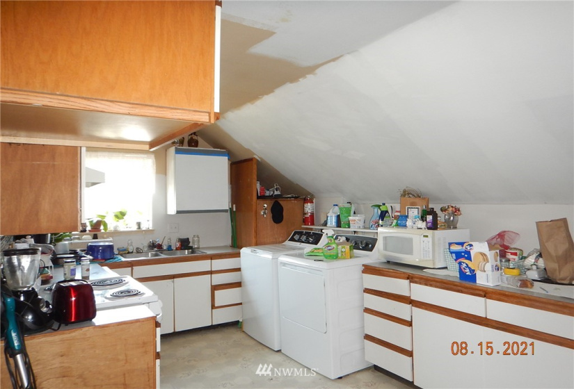 2122 Walnut, Everett, Washington 98201, 4 Bedrooms Bedrooms, ,2 BathroomsBathrooms,Residential,For Sale,Walnut,NWM1829157