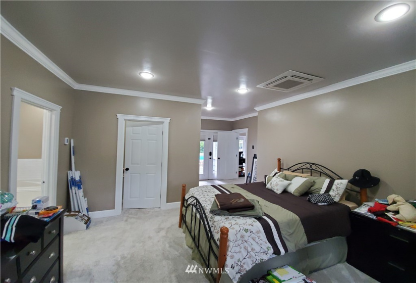 9830 Dekoven, Lakewood, Washington 98499, 5 Bedrooms Bedrooms, ,2 BathroomsBathrooms,Residential,For Sale,Dekoven,NWM1828487