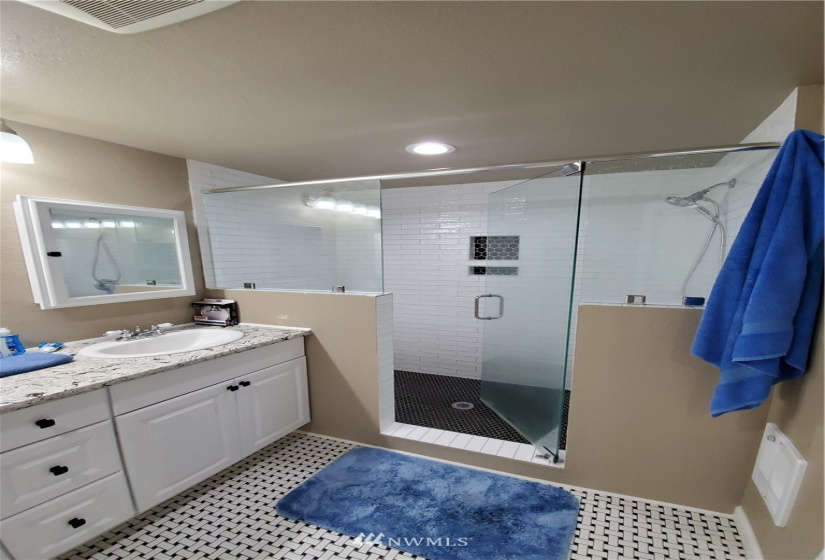 9830 Dekoven, Lakewood, Washington 98499, 5 Bedrooms Bedrooms, ,2 BathroomsBathrooms,Residential,For Sale,Dekoven,NWM1828487