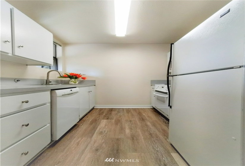 6234 138, Redmond, Washington 98052, 1 Bedroom Bedrooms, ,1 BathroomBathrooms,Residential,For Sale,138,NWM1816755