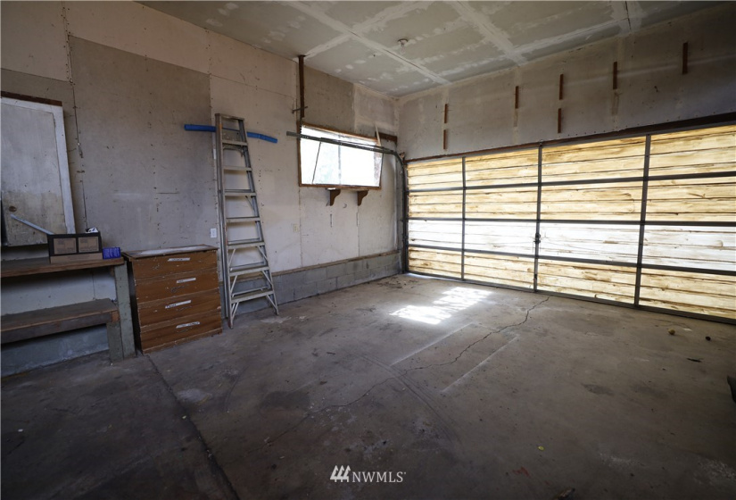 832 4th, Cosmopolis, Washington 98537, 4 Bedrooms Bedrooms, ,2 BathroomsBathrooms,Residential,For Sale,4th,NWM1828780