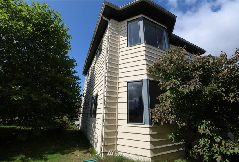 832 4th, Cosmopolis, Washington 98537, 4 Bedrooms Bedrooms, ,2 BathroomsBathrooms,Residential,For Sale,4th,NWM1828780