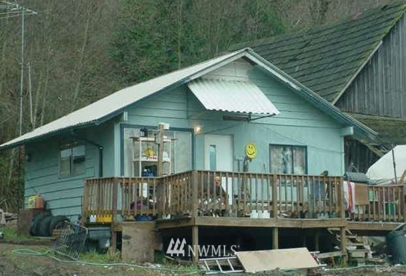 21611 SR 2, Monroe, Washington 98272, 3 Bedrooms Bedrooms, ,1 BathroomBathrooms,Farm,For Sale,SR 2,NWM1829712