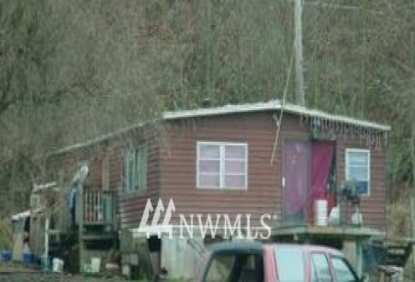 21611 SR 2, Monroe, Washington 98272, 3 Bedrooms Bedrooms, ,1 BathroomBathrooms,Farm,For Sale,SR 2,NWM1829712