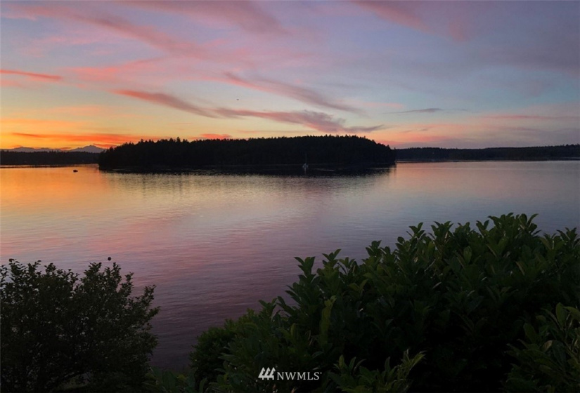 10103 Mariner, Olympia, Washington 98502, 2 Bedrooms Bedrooms, ,1 BathroomBathrooms,Residential,For Sale,Carlyon Beach Country Club,Mariner,NWM1829475