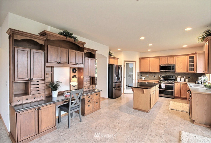 8303 69th, Puyallup, Washington 98371, 5 Bedrooms Bedrooms, ,2 BathroomsBathrooms,Residential,For Sale,Belmont Div Two,69th,NWM1830646