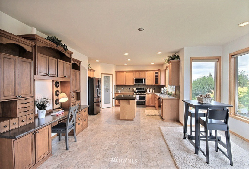 8303 69th, Puyallup, Washington 98371, 5 Bedrooms Bedrooms, ,2 BathroomsBathrooms,Residential,For Sale,Belmont Div Two,69th,NWM1830646