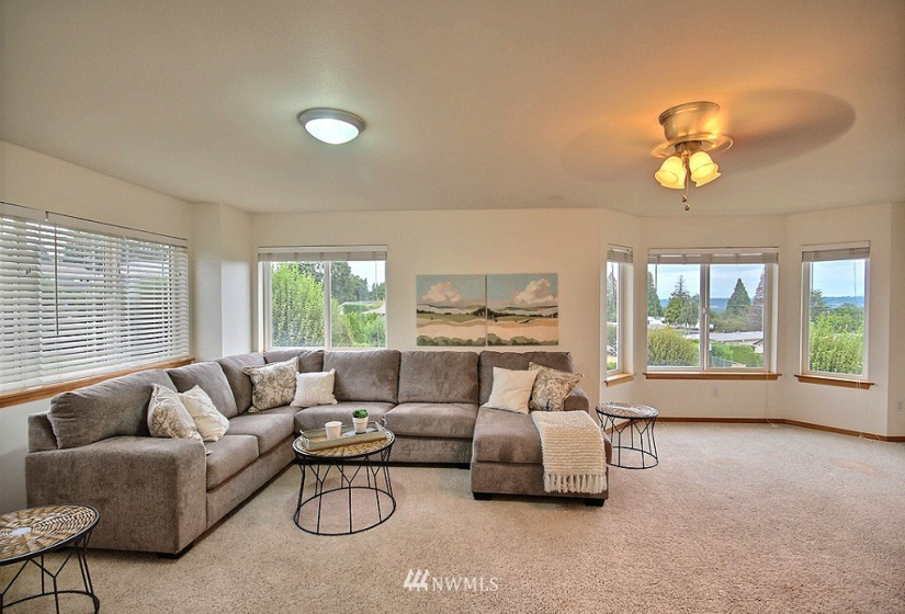 8303 69th, Puyallup, Washington 98371, 5 Bedrooms Bedrooms, ,2 BathroomsBathrooms,Residential,For Sale,Belmont Div Two,69th,NWM1830646