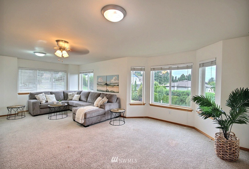 8303 69th, Puyallup, Washington 98371, 5 Bedrooms Bedrooms, ,2 BathroomsBathrooms,Residential,For Sale,Belmont Div Two,69th,NWM1830646