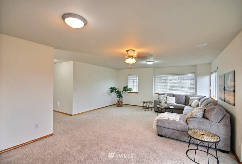 8303 69th, Puyallup, Washington 98371, 5 Bedrooms Bedrooms, ,2 BathroomsBathrooms,Residential,For Sale,Belmont Div Two,69th,NWM1830646