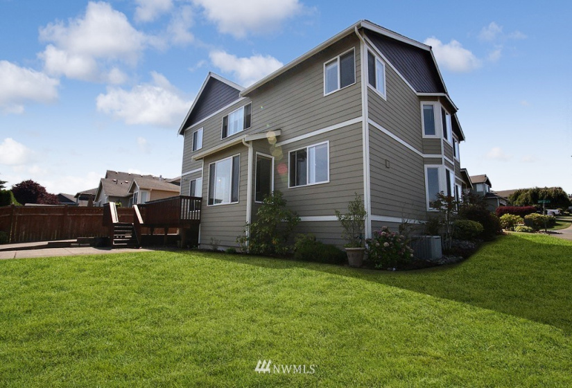 8303 69th, Puyallup, Washington 98371, 5 Bedrooms Bedrooms, ,2 BathroomsBathrooms,Residential,For Sale,Belmont Div Two,69th,NWM1830646