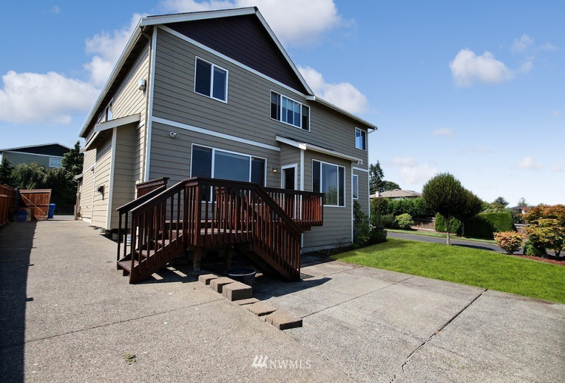 8303 69th, Puyallup, Washington 98371, 5 Bedrooms Bedrooms, ,2 BathroomsBathrooms,Residential,For Sale,Belmont Div Two,69th,NWM1830646