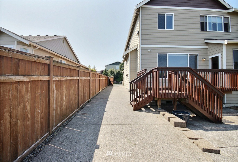 8303 69th, Puyallup, Washington 98371, 5 Bedrooms Bedrooms, ,2 BathroomsBathrooms,Residential,For Sale,Belmont Div Two,69th,NWM1830646