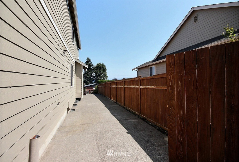 8303 69th, Puyallup, Washington 98371, 5 Bedrooms Bedrooms, ,2 BathroomsBathrooms,Residential,For Sale,Belmont Div Two,69th,NWM1830646