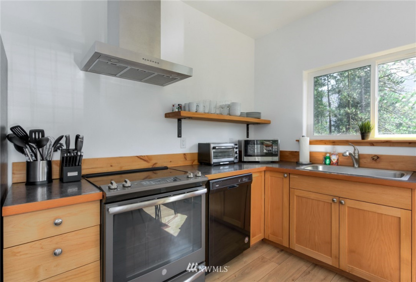 23119 Lake Wenatchee Hwy, Leavenworth, Washington 98826, 1 Bedroom Bedrooms, ,3 BathroomsBathrooms,Residential,For Sale,Lake Wenatchee Hwy,NWM1827353