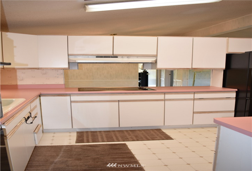 1427 100th, Everett, Washington 98204, 3 Bedrooms Bedrooms, ,1 BathroomBathrooms,Manufactured In Park,For Sale,100th,NWM1830923