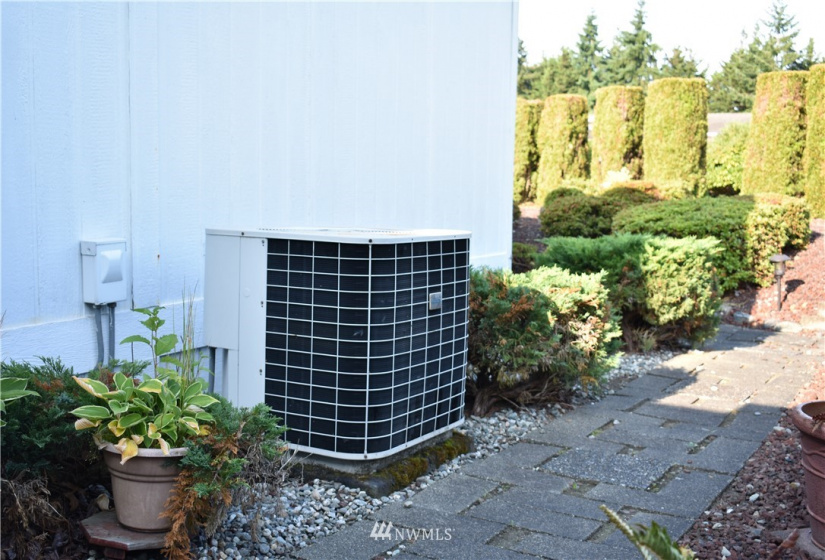 1427 100th, Everett, Washington 98204, 3 Bedrooms Bedrooms, ,1 BathroomBathrooms,Manufactured In Park,For Sale,100th,NWM1830923