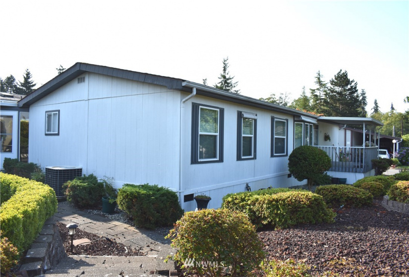 1427 100th, Everett, Washington 98204, 3 Bedrooms Bedrooms, ,1 BathroomBathrooms,Manufactured In Park,For Sale,100th,NWM1830923