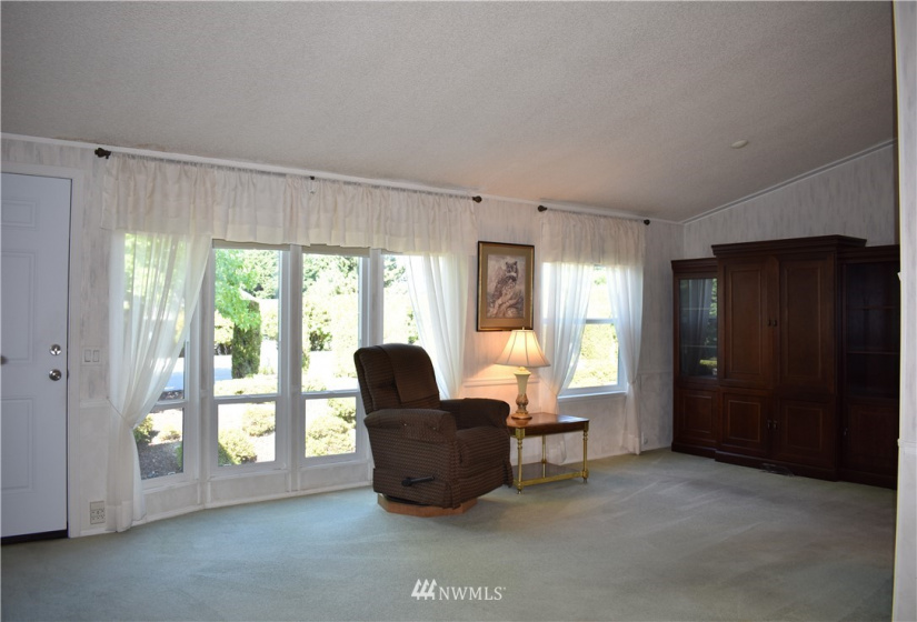 1427 100th, Everett, Washington 98204, 3 Bedrooms Bedrooms, ,1 BathroomBathrooms,Manufactured In Park,For Sale,100th,NWM1830923