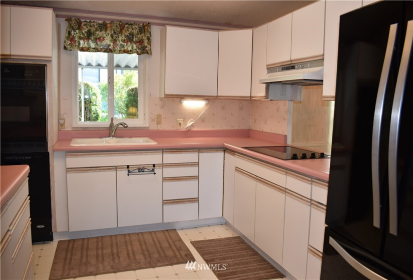 1427 100th, Everett, Washington 98204, 3 Bedrooms Bedrooms, ,1 BathroomBathrooms,Manufactured In Park,For Sale,100th,NWM1830923