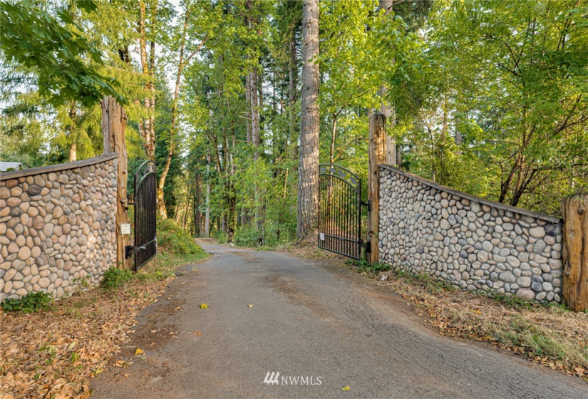 3807 Old Lewis River, Woodland, Washington 98674, 3 Bedrooms Bedrooms, ,2 BathroomsBathrooms,Residential,For Sale,Old Lewis River,NWM1830649