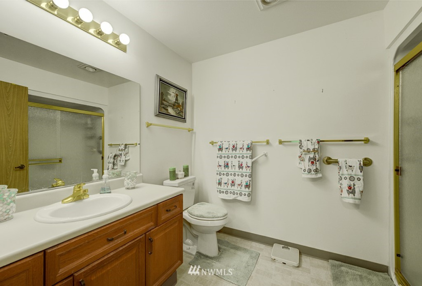 1822 152nd, Bellevue, Washington 98007, 3 Bedrooms Bedrooms, ,1 BathroomBathrooms,Residential,For Sale,Silver Glen,152nd,NWM1829715