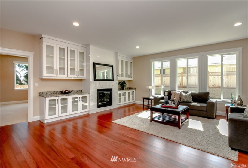 4768 146th, Tukwila, Washington 98168, 5 Bedrooms Bedrooms, ,5 BathroomsBathrooms,Residential,For Sale,146th,NWM1831843