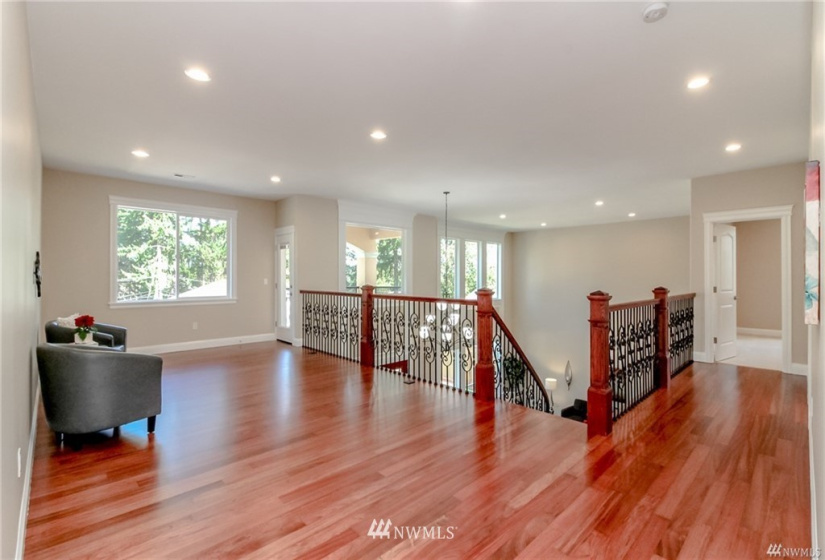 4768 146th, Tukwila, Washington 98168, 5 Bedrooms Bedrooms, ,5 BathroomsBathrooms,Residential,For Sale,146th,NWM1831843