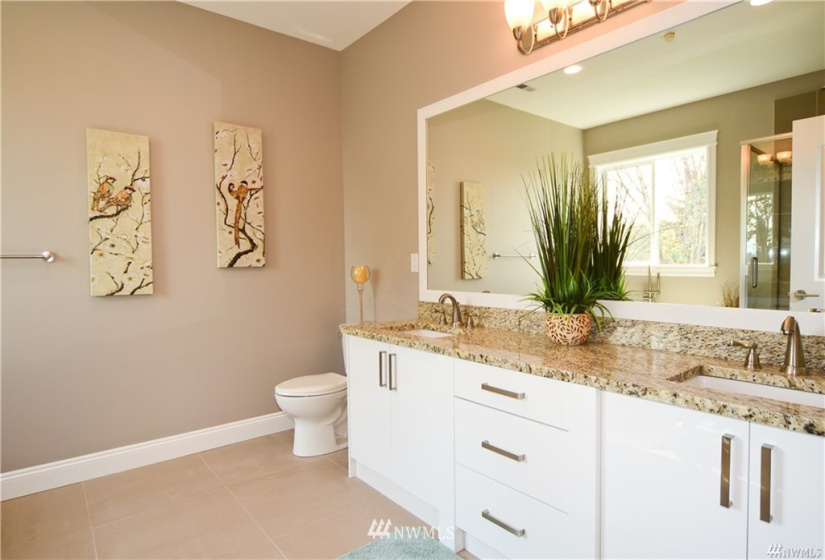 4768 146th, Tukwila, Washington 98168, 5 Bedrooms Bedrooms, ,5 BathroomsBathrooms,Residential,For Sale,146th,NWM1831843