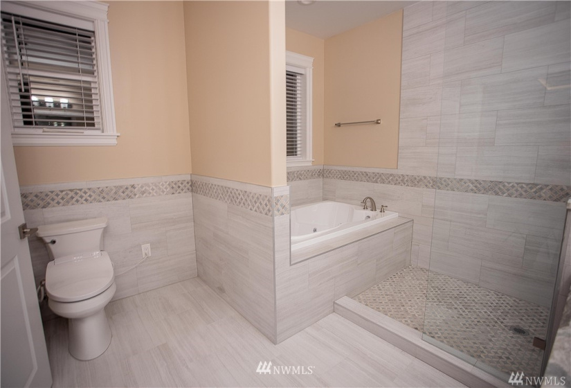 4768 146th, Tukwila, Washington 98168, 5 Bedrooms Bedrooms, ,5 BathroomsBathrooms,Residential,For Sale,146th,NWM1831843