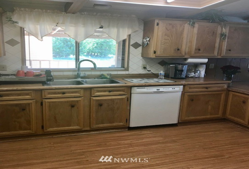 511 Van Well, East Wenatchee, Washington 98802, ,Residential,For Sale,Van Well,NWM1816465