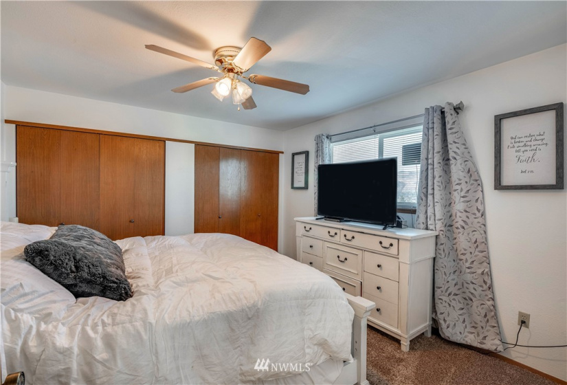 1496 Eastmont, East Wenatchee, Washington 98802, ,Residential Income,For Sale,Eastmont,NWM1832432