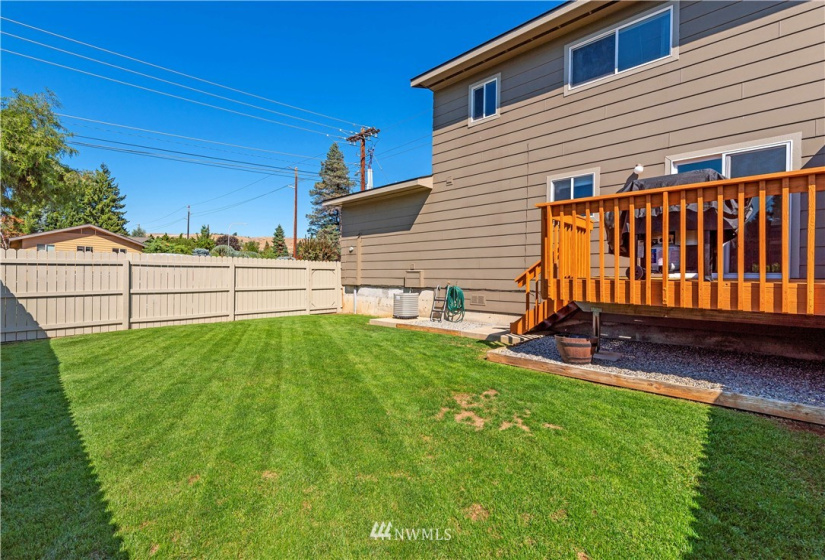 1496 Eastmont, East Wenatchee, Washington 98802, ,Residential Income,For Sale,Eastmont,NWM1832432