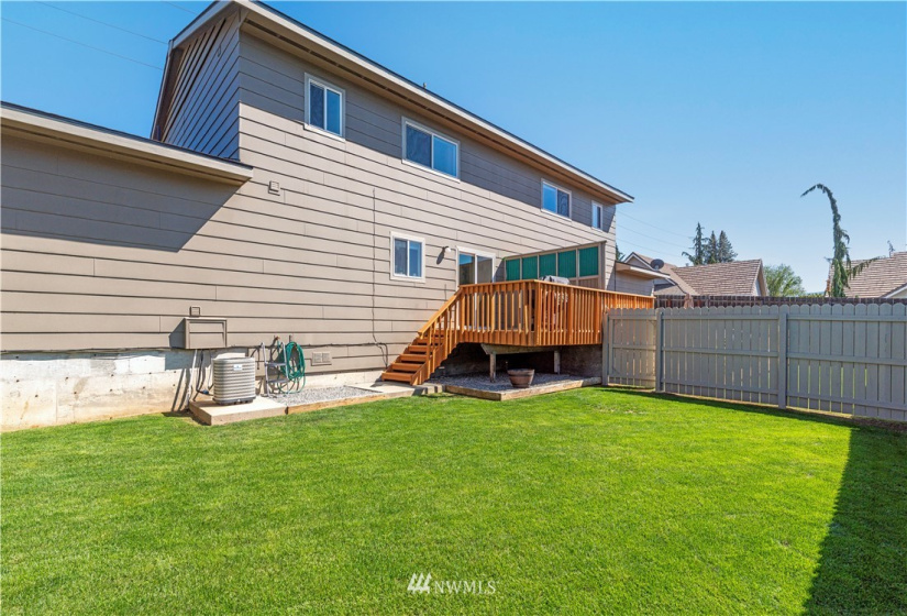 1496 Eastmont, East Wenatchee, Washington 98802, ,Residential Income,For Sale,Eastmont,NWM1832432