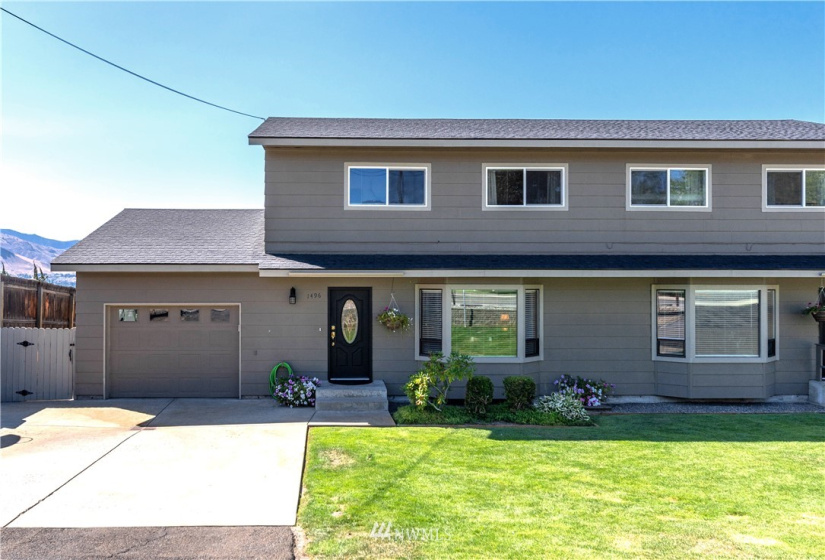1496 Eastmont, East Wenatchee, Washington 98802, ,Residential Income,For Sale,Eastmont,NWM1832432