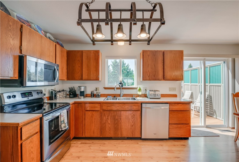 1496 Eastmont, East Wenatchee, Washington 98802, ,Residential Income,For Sale,Eastmont,NWM1832432