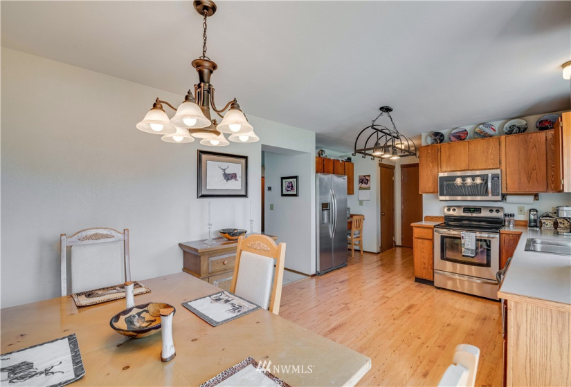 1496 Eastmont, East Wenatchee, Washington 98802, ,Residential Income,For Sale,Eastmont,NWM1832432