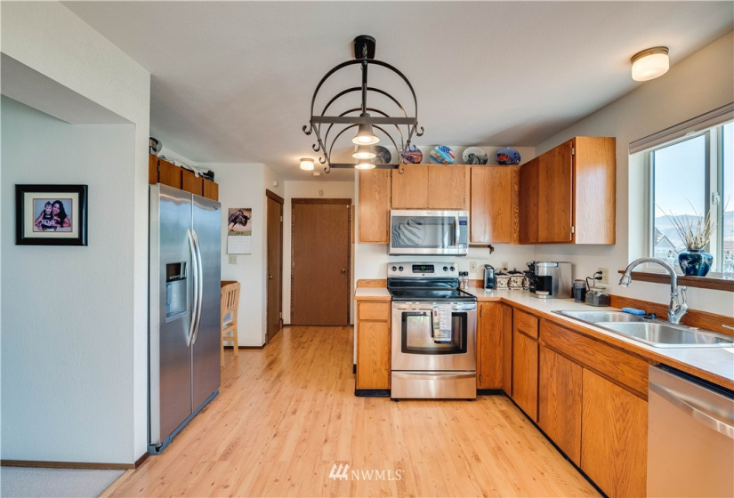 1496 Eastmont, East Wenatchee, Washington 98802, ,Residential Income,For Sale,Eastmont,NWM1832432