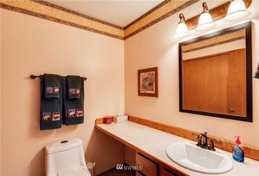 1496 Eastmont, East Wenatchee, Washington 98802, ,Residential Income,For Sale,Eastmont,NWM1832432