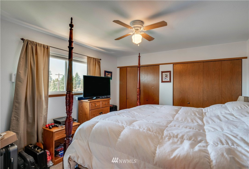 1496 Eastmont, East Wenatchee, Washington 98802, ,Residential Income,For Sale,Eastmont,NWM1832432