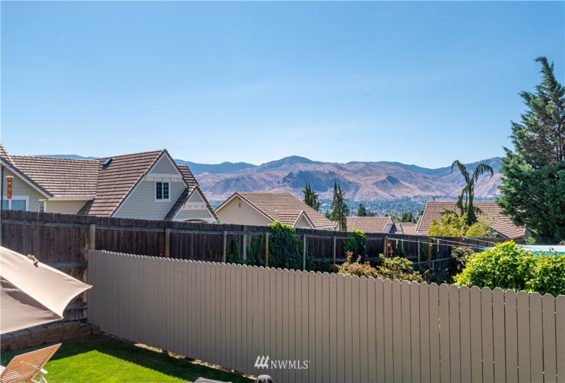 1496 Eastmont, East Wenatchee, Washington 98802, ,Residential Income,For Sale,Eastmont,NWM1832432