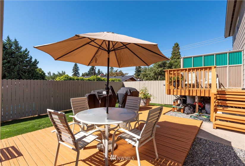 1496 Eastmont, East Wenatchee, Washington 98802, ,Residential Income,For Sale,Eastmont,NWM1832432