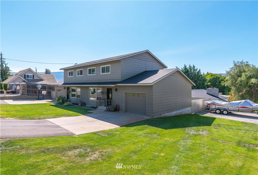 1496 Eastmont, East Wenatchee, Washington 98802, ,Residential Income,For Sale,Eastmont,NWM1832432