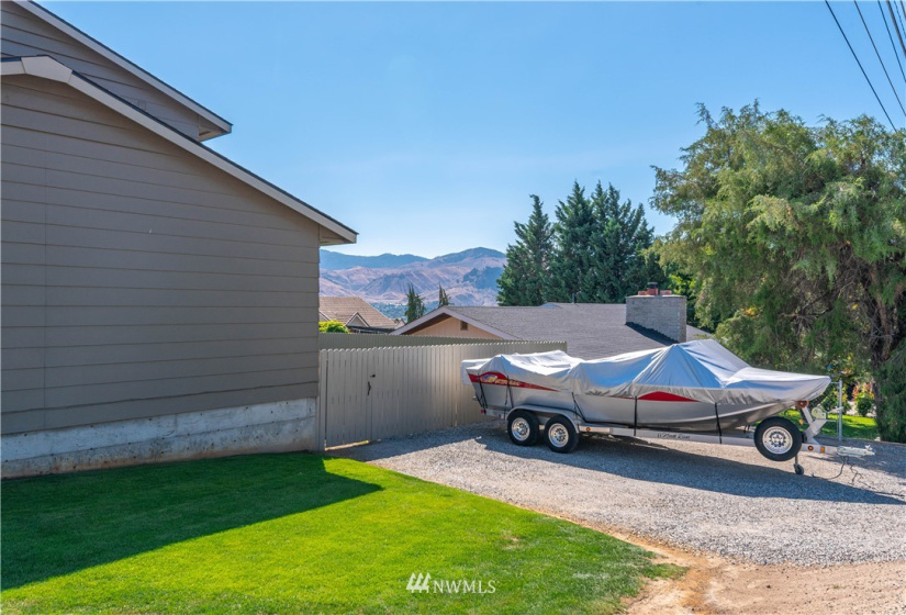 1496 Eastmont, East Wenatchee, Washington 98802, ,Residential Income,For Sale,Eastmont,NWM1832432
