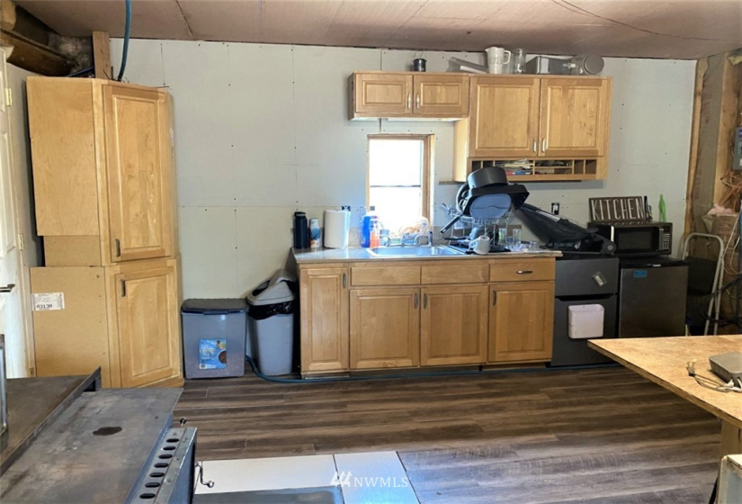 340 Bardwell, Curlew, Washington 99118, 2 Bedrooms Bedrooms, ,Residential,For Sale,Bardwell,NWM1832804