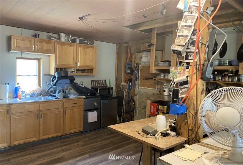 340 Bardwell, Curlew, Washington 99118, 2 Bedrooms Bedrooms, ,Residential,For Sale,Bardwell,NWM1832804