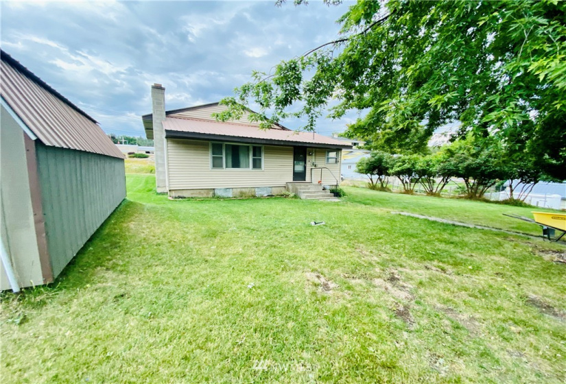 148 Portland, Republic, Washington 99166, 4 Bedrooms Bedrooms, ,1 BathroomBathrooms,Residential,For Sale,Portland,NWM1832783