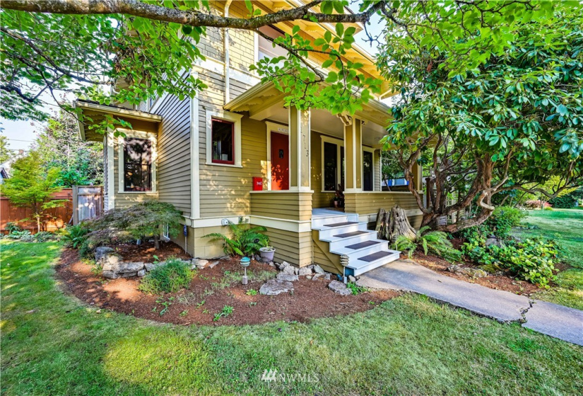 1713 Hoyt, Everett, Washington 98201, 5 Bedrooms Bedrooms, ,2 BathroomsBathrooms,Residential,For Sale,Hoyt,NWM1832018